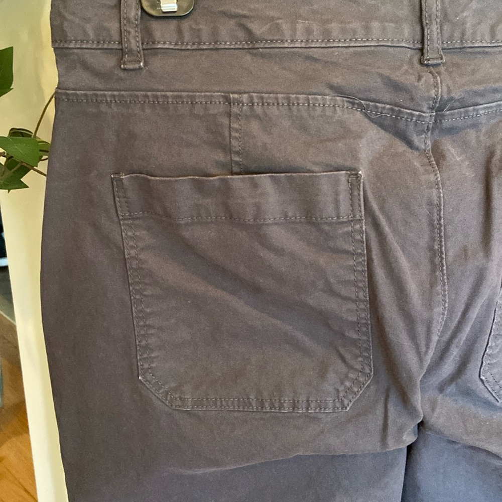 Old Navy Ultra Perfect Straight Leg Chinos for Women • panther • Size 12 • - Picture 3 of 5